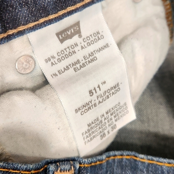 Levi's Skinny Dark Wash Jean's - Picture 6 of 6